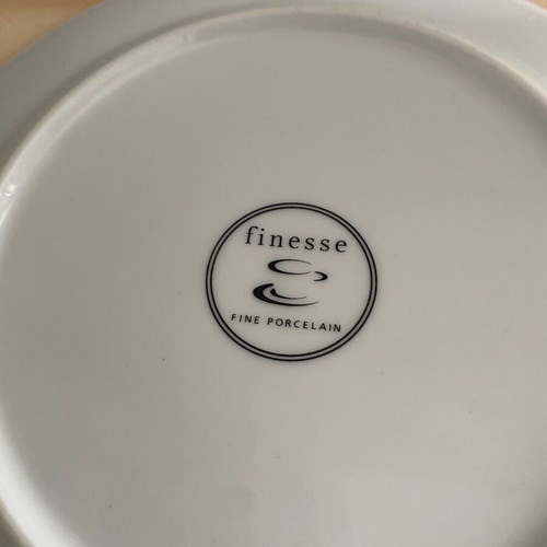 Finesse dinnerware set used, 6 pieces
