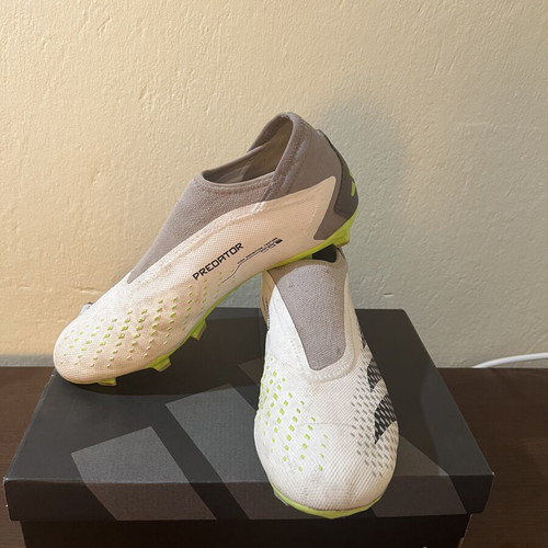 Adidas Predator football boots size 43 1/3