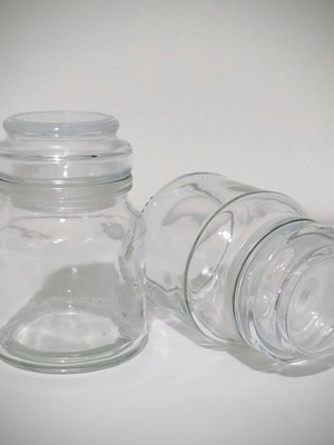 Glass Storage Jars Set of 2 230ml like new, airtight lids
