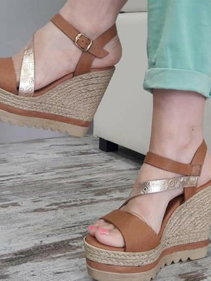 Harris leather platform sandals tan with rose gold, lightly used
