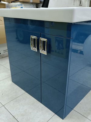 Bathroom cabinet with porcelain sink Creavit new, MDF lacquered