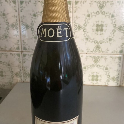 Moët & Chandon White Star champagne bottle