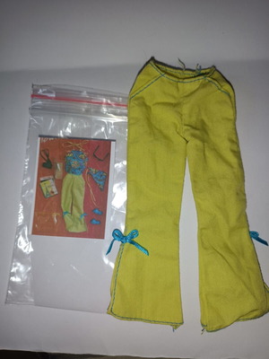 Barbie Fashion Avenue green pants with bows used