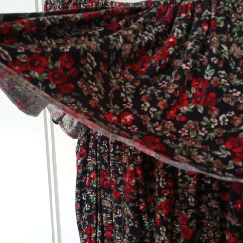 Garantie floral blouse no 3 with ruffles and elasticity
