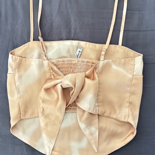 Stradivarius satin crop top size XS like new, white beige