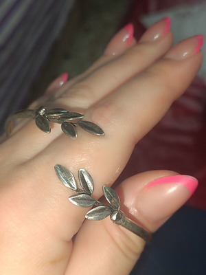 Silver 925 bracelet with leaf design like new