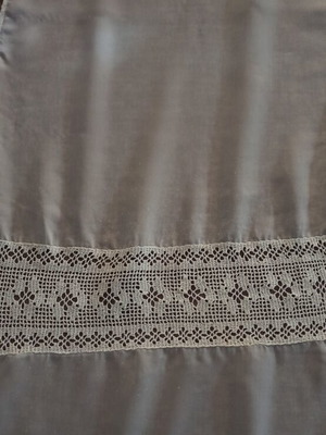 Table runner with handmade lace, like new, 1.43 x 43 cm