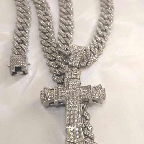 Cross necklace iced out style with zirconia on silver chain new