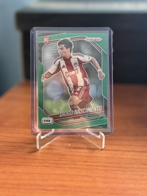 2025 Panini Prizm FIFA Nascimento Green/5 Olympiacos card