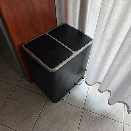 Songmics Soft-close Metal Recycling Bin with Pedal 30lt Like New