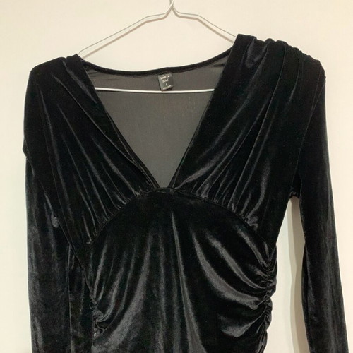 Shein velvet dress like new, black, size S with padded shoulders