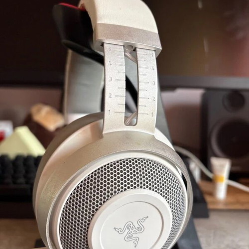 Razer Kraken Over Ear Gaming Headset with 3.5mm connection Mercury White