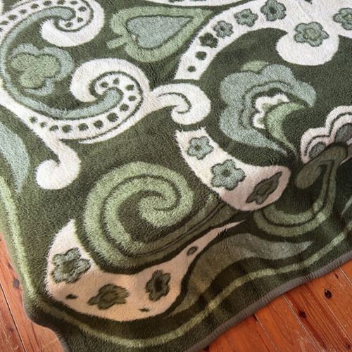 Vintage blanket, 1.08m x 1.70m