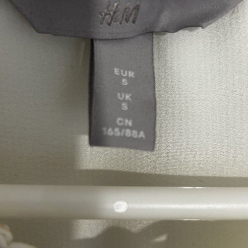 H&M blouse small size like new with front tie