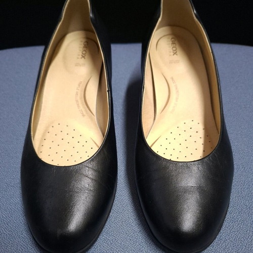 Geox black leather pumps 38.5 like new with comfortable 6cm heel