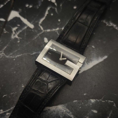 Gucci 100M G-Frame men's Swiss Quartz watch full set