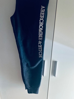 Abercrombie & Fitch tracksuit like new, size M, dark blue