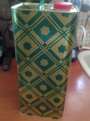 Τενεκές λαδιού 5 λίτρων καινούργιο λάδι παραγωγής μας χωρίς πρόσθετα