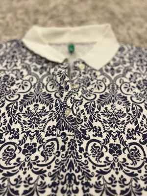 United Colors of Benetton Baroque Polo Shirt Small σαν καινούργιο, μπλε και άσπρο