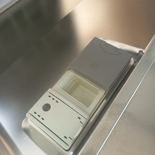 Neff Built-in Dishwasher used, all programs work except occasional last rinse stop