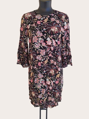Floral dress H&M new, size S/M with 3/4 bell sleeve