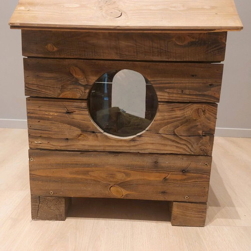 Dog House like new, quality wood with round windows