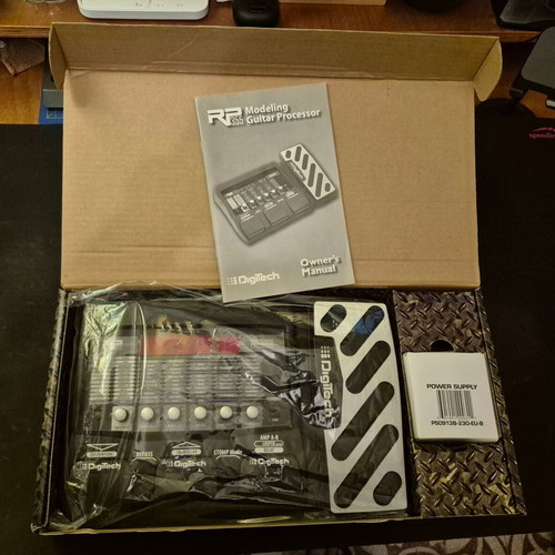Digitech RP355 guitar effects pedal