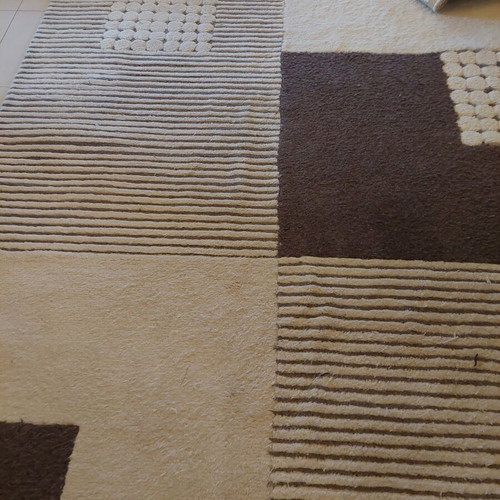 Machine-made low-pile rug 1.75 x 2.10 m