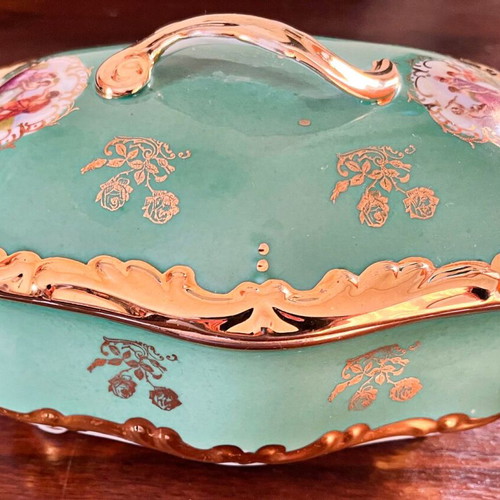 Antique jewelry box like new, Venetian green with baroque gold leaves