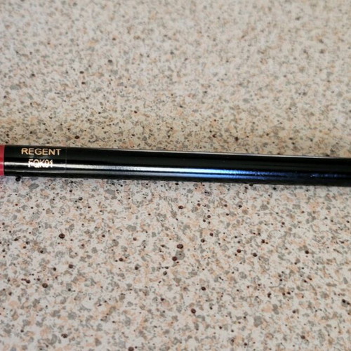 Revolution Beauty Retro Lux Metallic "Regent" lip set like new