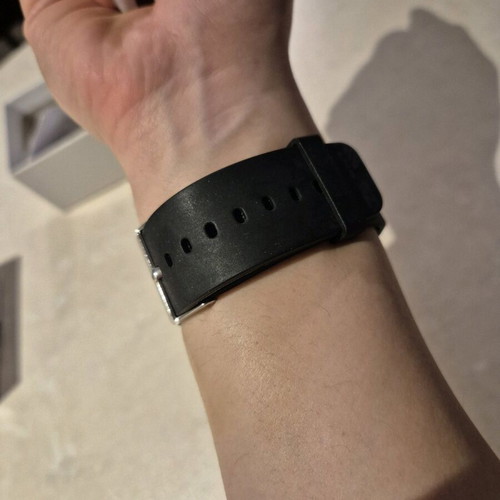 Smartwatch non-functional for parts or repair
