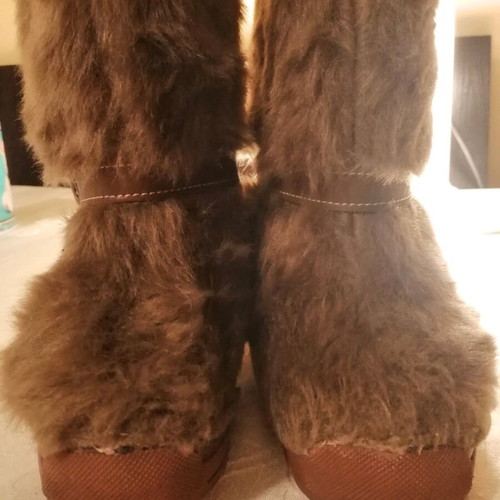 Children's boots used with brown synthetic fur, size 29