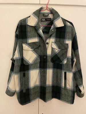 Zara overshirt used, size small, oversized, warm fabric