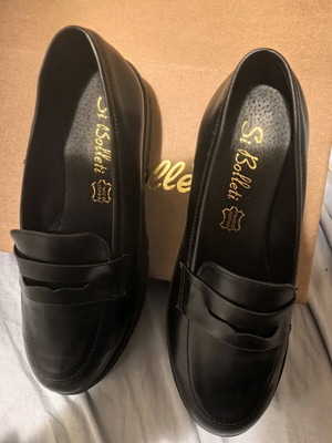 Pair of A.S. 98 women's black shoes size 37 like new