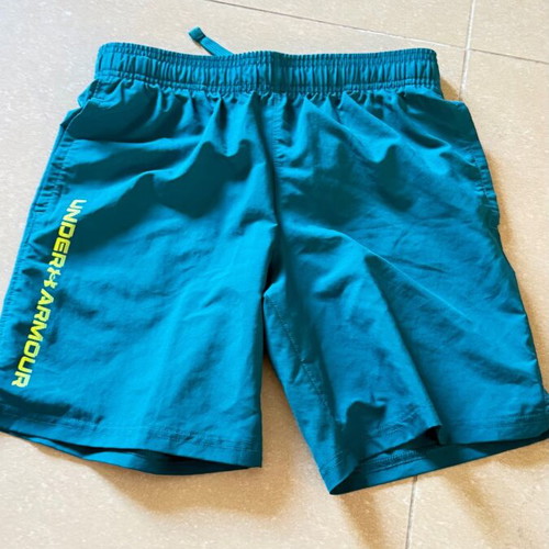 Under Armour shorts boy size M like new, green turquoise