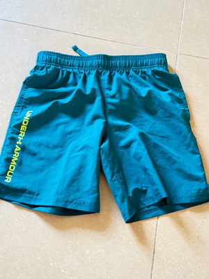 Under Armour shorts boy size M like new, green turquoise