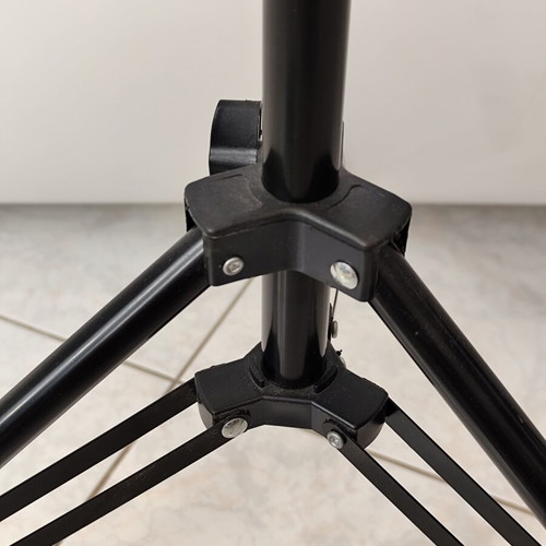 T-Shape Backdrop Stand tripod, like new