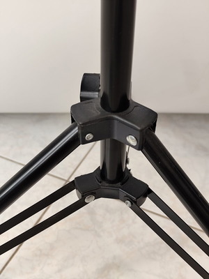 T-Shape Backdrop Stand tripod, like new