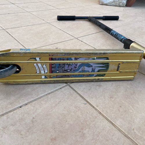 Trick scooter like new