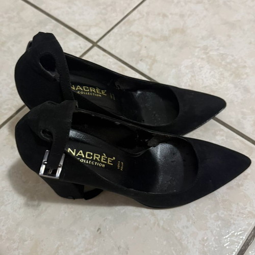 Nacrée Collection black pumps size 38 made in Italy, like new