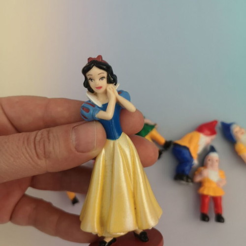 Snow White and the Seven Dwarfs figures set, six dwarfs