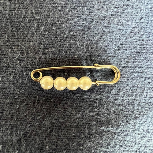 Pearl Brooch with Fake Pearls New