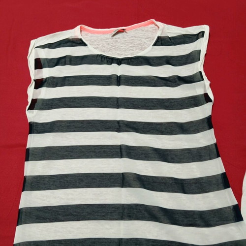 Set of two airy Pull & Bear blouses like new, black and white