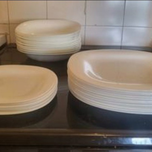 Porcelain dishes new set