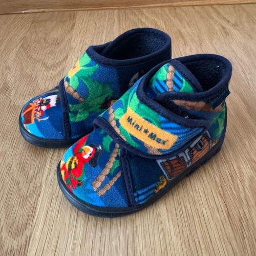 Mini Max Anatomika Kids Slippers Size 21 Like New