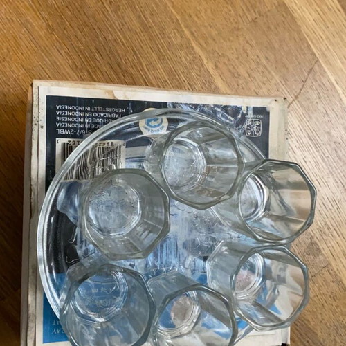 Set of 6 Glass Shot Glasses with Tray like new