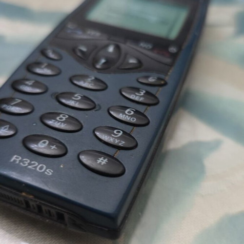 Ericsson R320s mobile phone, blue