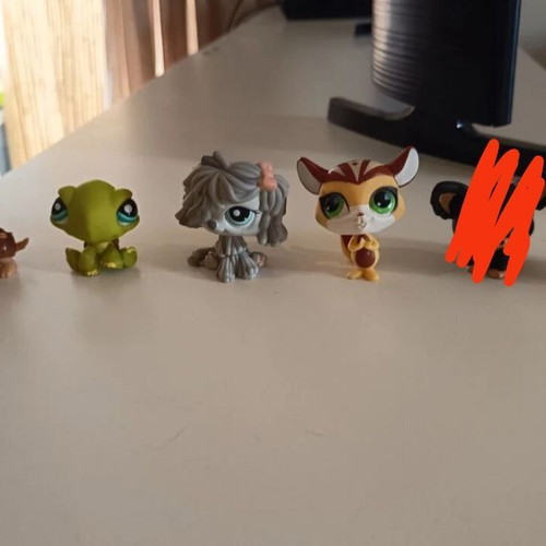 Littlest Pet Shop figures like new, rare collectible lion