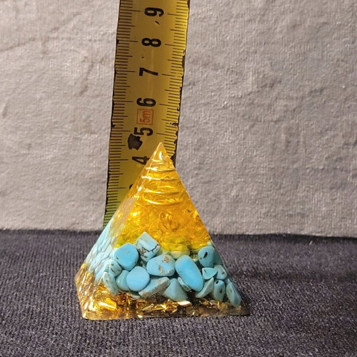 Orgonite Pyramid Turquoise new with quartz resin