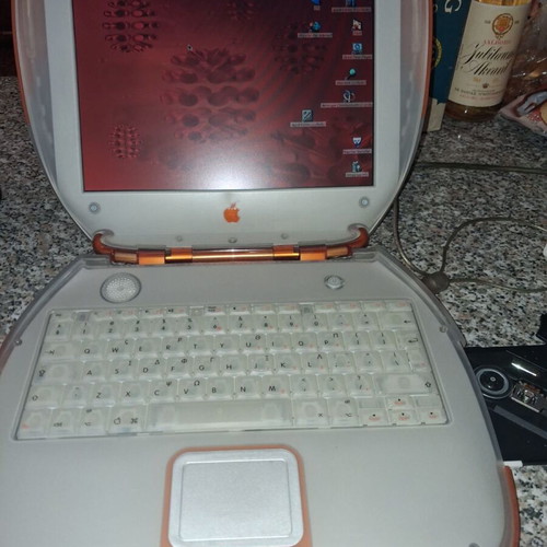 Apple iBook M2453 laptop used with original charger